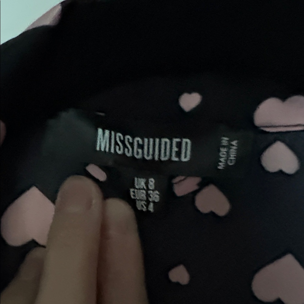 Missguided Short Heart Robe - Picture 2 of 4